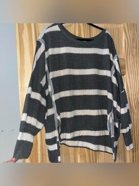 Striped Long Sleeve Scoop Neck Top - Charcoal & White